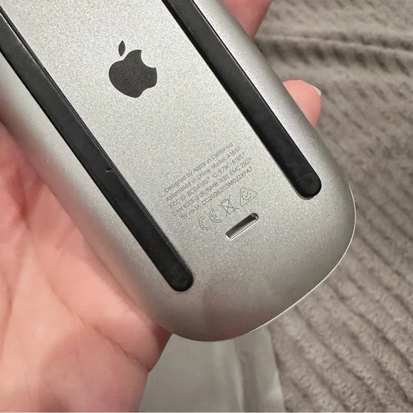 Apple White Magic Keyboard and Mouse Combo - Picture 6 of 8